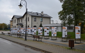 Wystawa upamiętniającej losy dzieci i os&oacute;b starszych wysiedlonych z Zamojszczyzny 11