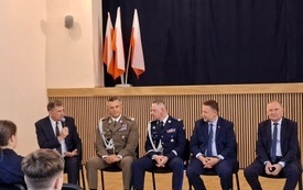 Wyjątkowe rozpoczęcie roku szkolnego w Zespole Szk&oacute;ł w Mrozach 8