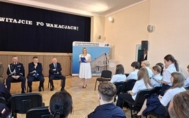Wyjątkowe rozpoczęcie roku szkolnego w Zespole Szk&oacute;ł w Mrozach 15