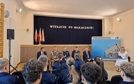 Wyjątkowe rozpoczęcie roku szkolnego w Zespole Szk&oacute;ł w Mrozach 18
