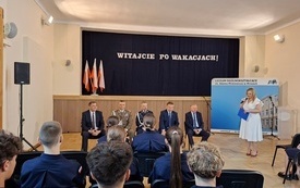 Wyjątkowe rozpoczęcie roku szkolnego w Zespole Szk&oacute;ł w Mrozach 19