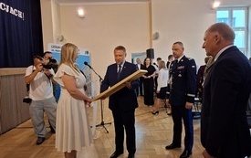 Wyjątkowe rozpoczęcie roku szkolnego w Zespole Szk&oacute;ł w Mrozach 30