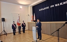 Wyjątkowe rozpoczęcie roku szkolnego w Zespole Szk&oacute;ł w Mrozach 41