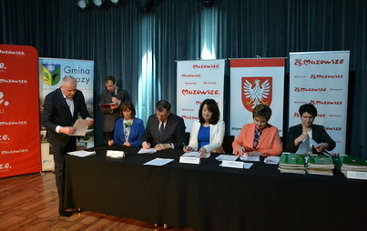 Zdjęcie do Uroczyste podpisanie um&oacute;w na wsparcie  program&oacute;w przez Samorząd Wojew&oacute;dztwa Mazowieckiego