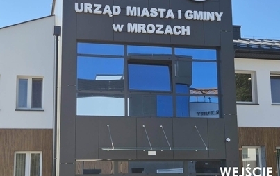 Zdjęcie do Gł&oacute;wne wejście do Urzędu ponownie otwarte